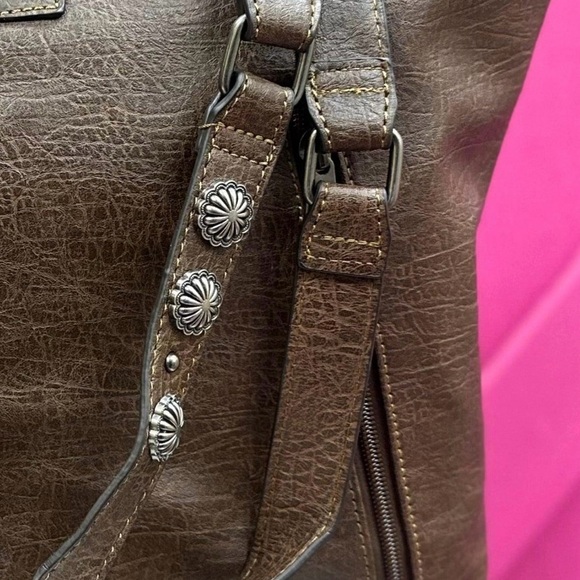 Trenditions Women's Justin Aztec Jacquard Conceal Carry Tote - Picture 7 of 8